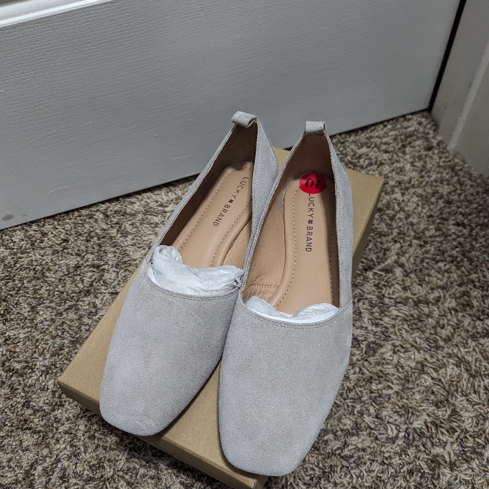 🩶 Brand New Lucky Brand Suede Flats